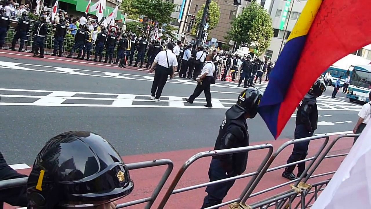 ⑤8.15 在特会が『反天連』の反日デモを粉砕！左翼デモ通過