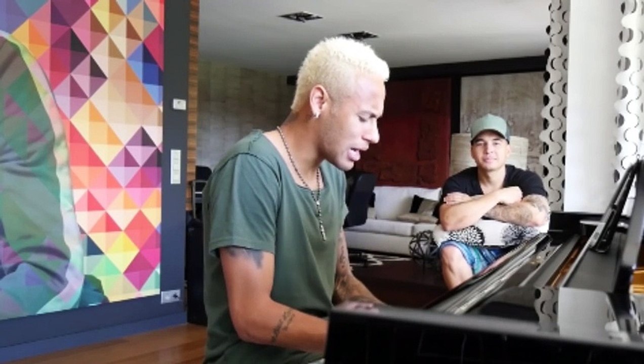 Neymar with his first song