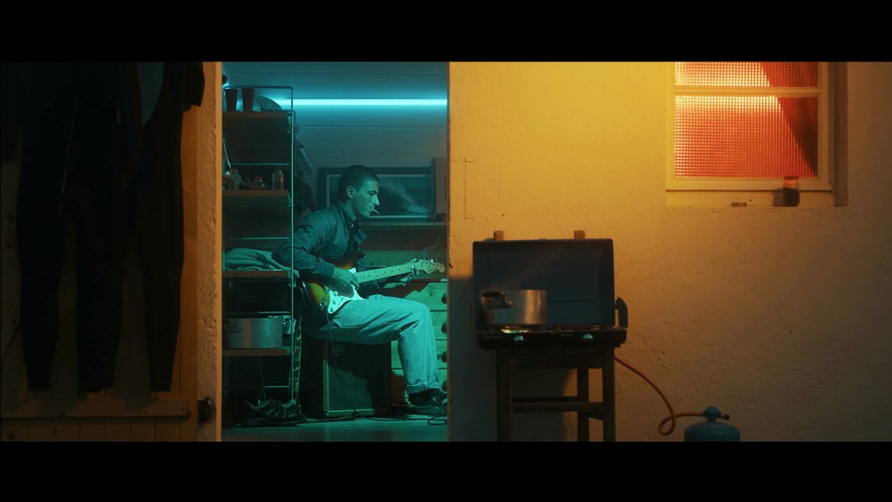 COURBES - Trailer