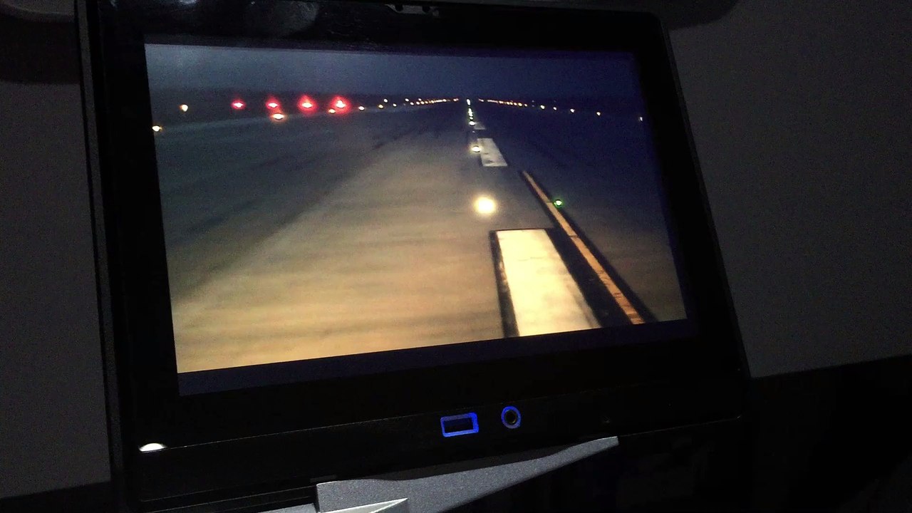 Decollage avec la camera de l avion French Blue, première compagnie low cost française