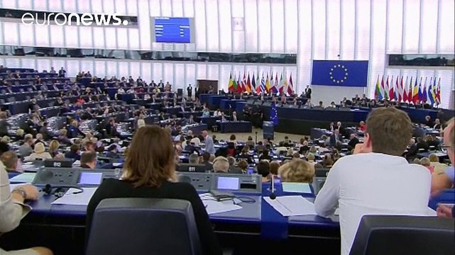 Farage replica a Juncker: L'Ue non ha appreso la lezione della Brexit