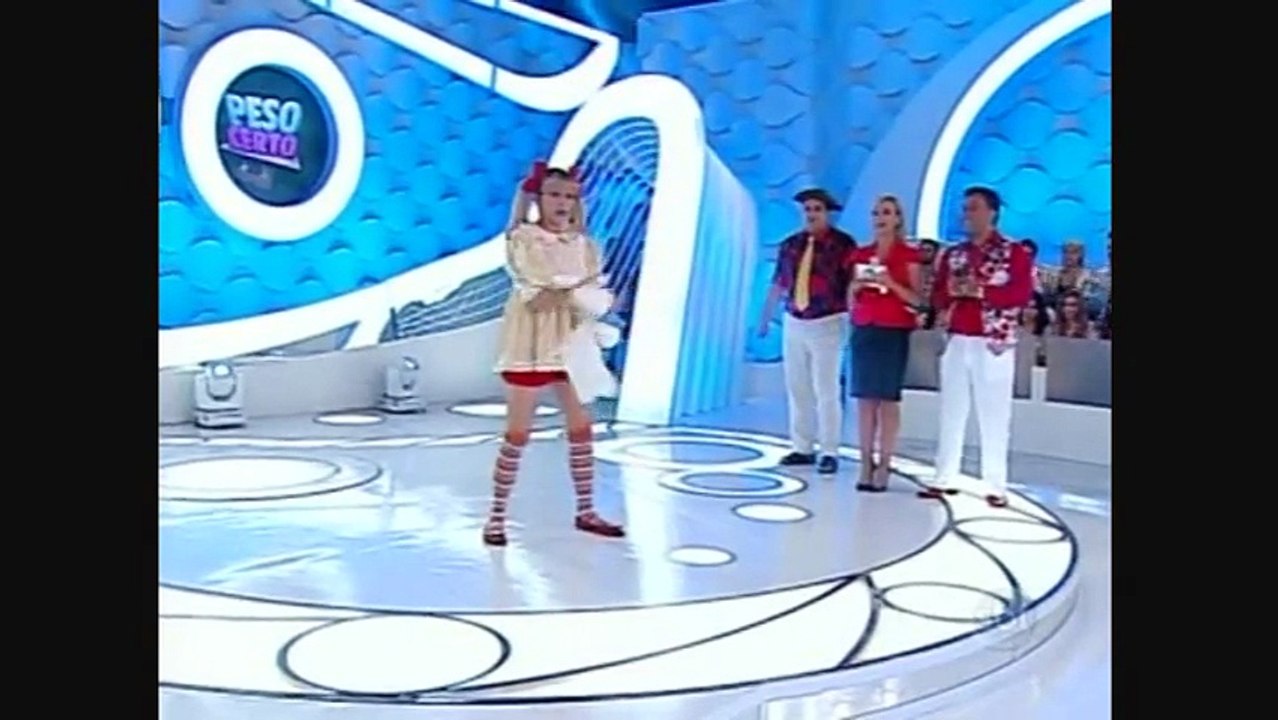 Nina dançando Michael Jackson