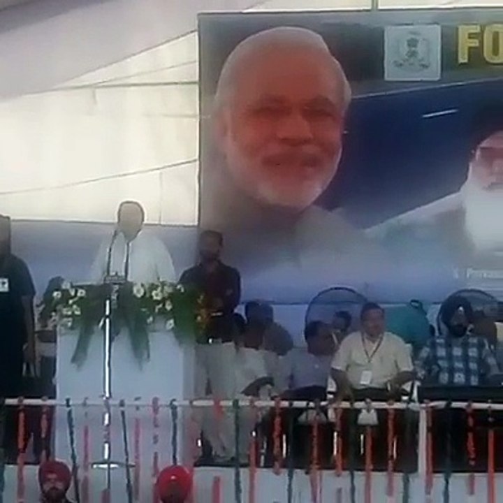 Sukhbir Badal and gadkari 14 september 2016 (2)