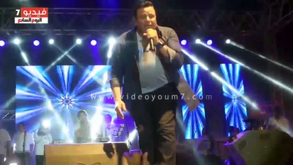 بالفيديو.. محمد فؤاد يصور كليب "ناوى على سهرة" بحفل نادى الشمس.. ويستعيد ذكرياته مع "كامننا"