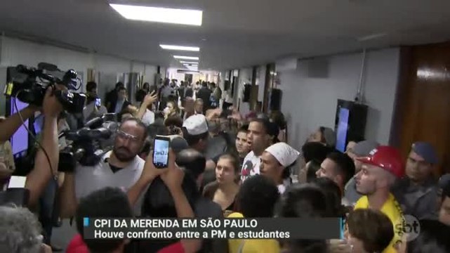 Polícia reprime estudantes que tentavam assistir à CPI da Merenda