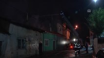 Yangın Çıkan Evdeki Çifti Devriye Polisi Kurtardı