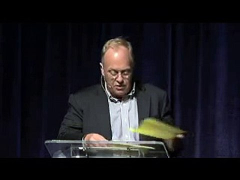 Chris Hedges introduces Norman Finkelstein (1/5)