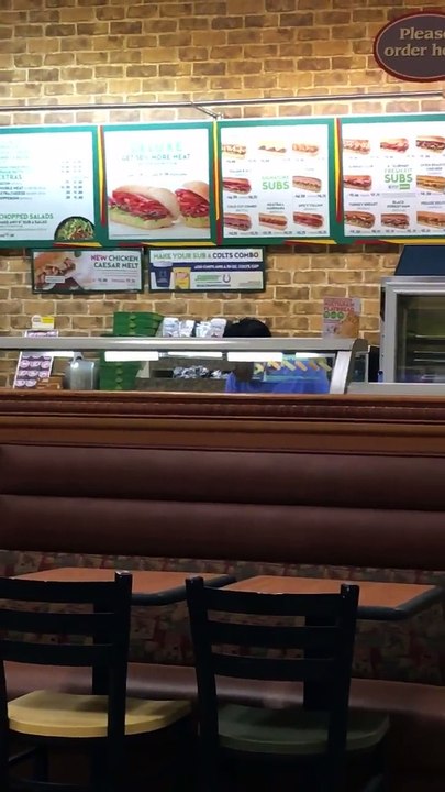 Chez Subway ils tuent les moustiques au dessus de la bouffe