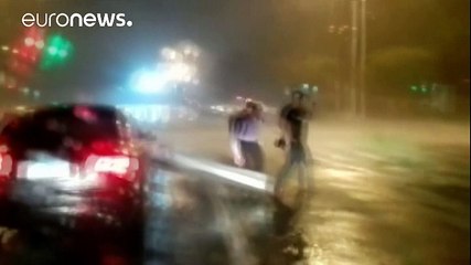 Typhoon Meranti slams into southern China