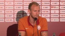 Galatasaraylı Futbolcu Semih Kaya Basın Toplantısı Düzenledi-2-