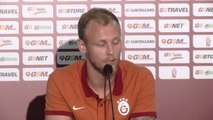 Galatasaraylı Futbolcu Semih Kaya, Basın Toplantısı Düzenledi (3)