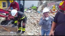 Incroyable, il est sauvé des décombres 16 jours après le séisme !