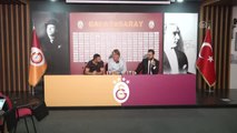Galatasaray Teknik Direktörü Riekerink, Basın Toplantısı Düzenledi (1)