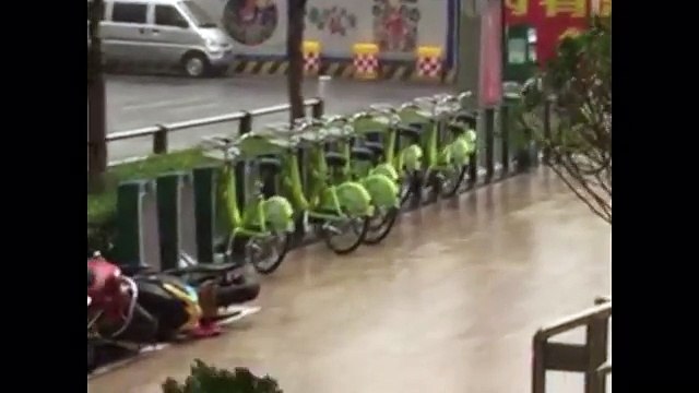 Tufão Meranti atinge China com vento e chuva