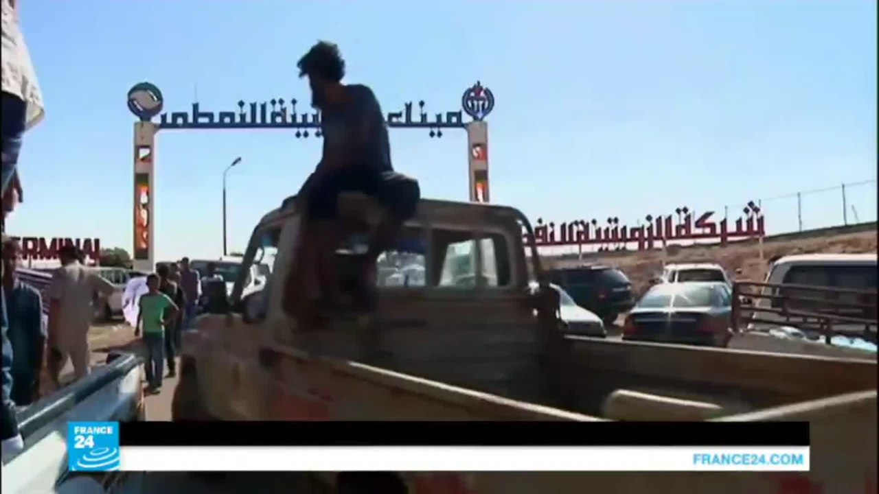 قوات حفتر تسلم إدارة الموانئ النفطية إلى المؤسسة الوطنية