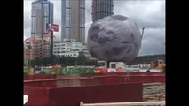 Une fausse lune sème la zizanie dans les rues de Fuzhou