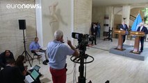 دي ميستورا يناشد دمشق منح التراخيص والضمانات لعبور المساعدات الإنسانية إلى حلب