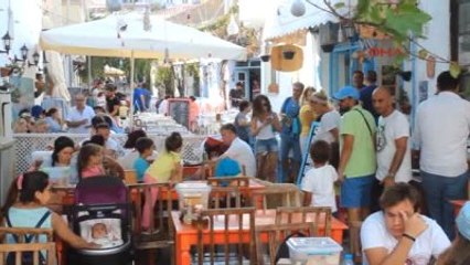 Çanakkale'de Feribot Kuyruğu 2 Kilometreye Ulaştı