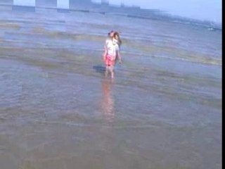 J-Lou ds la mer à Kokcijde en Belgique