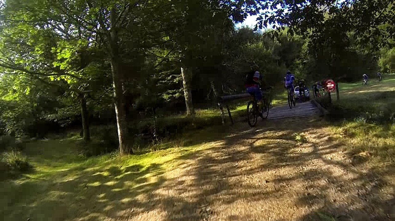GOPR5014 1 Samedi Matin - passerelle et lisière foret [DIVX 480p]
