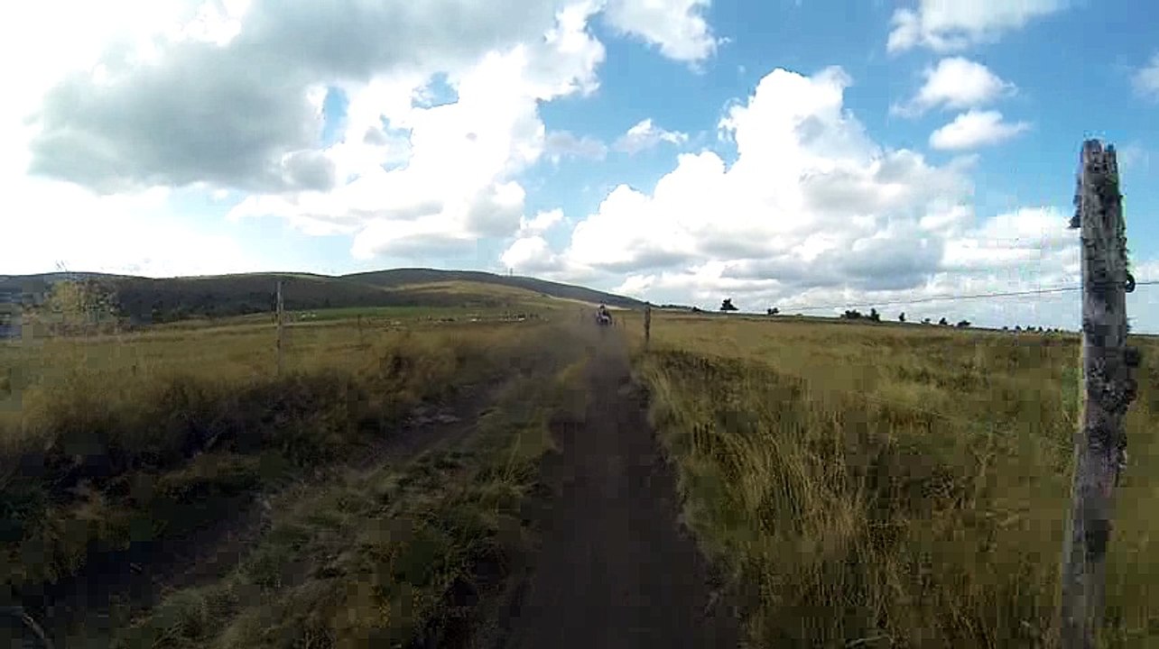 GOPR5167 2 samedi  Apm - poussière du sahara en auvergne [DIVX 480p]