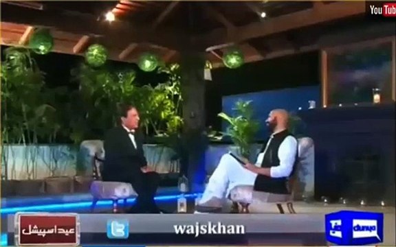 Naeem Bukhari compares Imran Khan and Nawaz Sharif about the siting attitude with world leaders