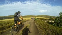 GOPR5251 3 Dimanche  Matin - chemins hauts plateaux en descente derrière groupe [DIVX 480p]