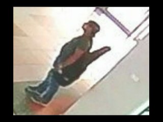 Revelan imagenes con la guitarra y parado de uno de los del camion