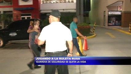 Jugando a la ruleta rusa guardia de seguridad se quita la vida