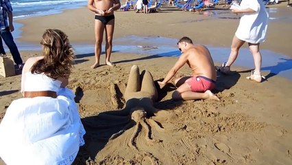 Sand art in loutra Kyllinis Cartoon Hoedown- Media Right Productions