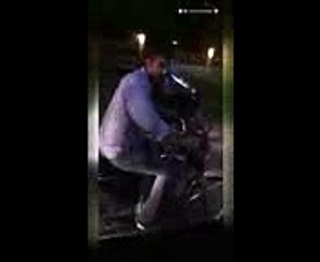 What Guys Did When They Saw Imran Khan In His Vehicle