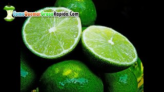 Agua tibia con limon antes de dormir - Agua con limon durante 5 noches y dile adios a la grasa