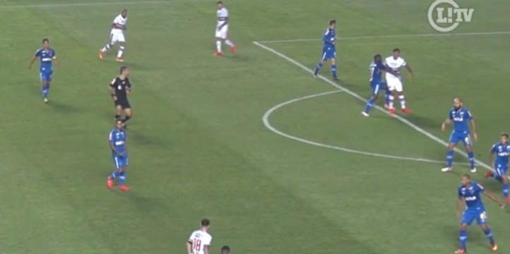 Manoel perde a cabeça, agride Chávez e é expulso no Morumbi