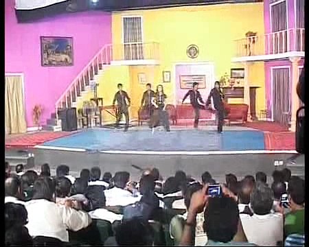 DCO Faisalabad Naseem Sadiq Banned Nargis Due Friendship Threat Pkg By Zain Madni City42 - YouTube