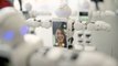 Des robots font la queue pour le nouvel iPhone 7 à votre place devant les Apple Store en Nouvelle Zélande