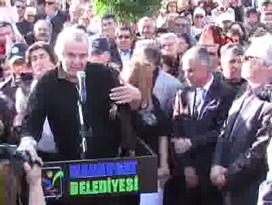 Türk sinemasının unutulmaz oyuncusu Tarık Akan hayatını kaybetti