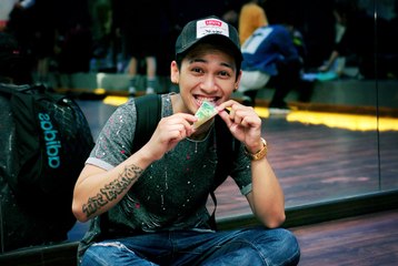 Ca sỹ Tronie Ngô Từng làm phục vụ để kiếm tiền mưu sinh