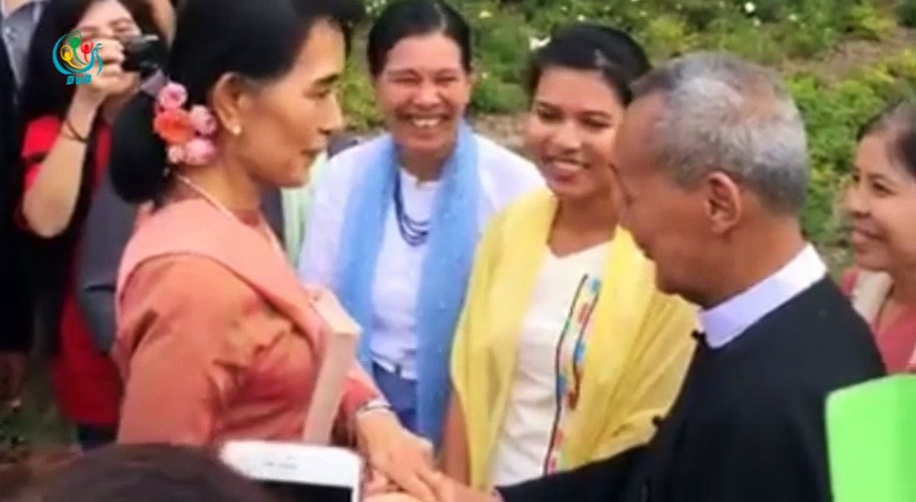 DVB - အေမရိကန္ေရာက္ ျမန္မာေတြ ျပည္ေတာ္ျပန္ ႏိုင္ေရးအတြက္ ခံ၀န္ခ်က္ ဖ်က္သိမ္းေပးဖို႔လို