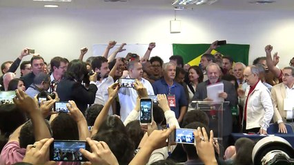 Lula says graft charges aim to destroy him politically