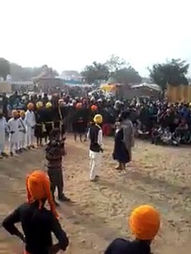 ਕਿਸੇ ਨੂੰ ਪਤਾ ਹੈ ਕਿ ਇਹ ਕੀ ਮਾਜਰਾ ਹੈ ਕੋੲੀ ਪਿੰਡ ਤਖਤੁਪੁਰਾ ਦਾ ਮਾਮਲਾ ਹੈ ਲਗਦਾ ਹੈ.