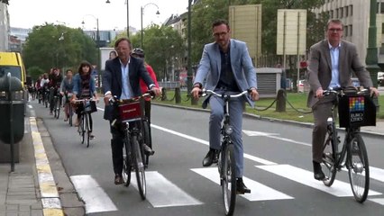 Inauguration des premiers conteneurs de "Mobilmix" à Bruxelles