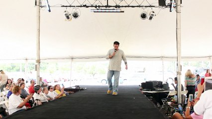 Franz Goovaerts sings  'It Hurts Me' Elvis Week 2016