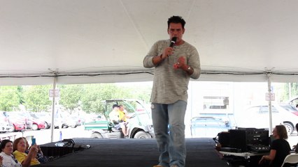 Franz Goovaerts sings 'Feeling In My Body' Elvis Week 2016