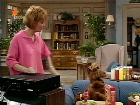 Альф. (український дубляж). Сезон 1 . Серія 13