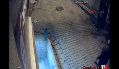 Beyoğlu'nda gasp dehşeti kamerada