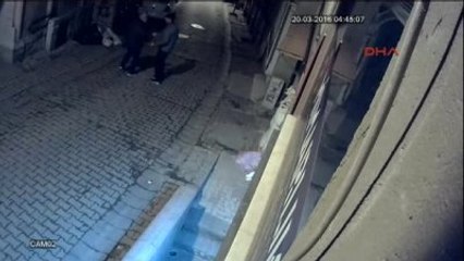 Beyoğlu'nda Gasp Dehşeti Kamerada