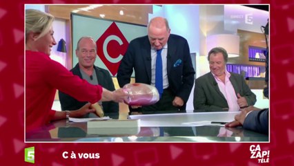 Le drôle de Cadeau de Laurent Baffie à Anne-Sophie Lapix