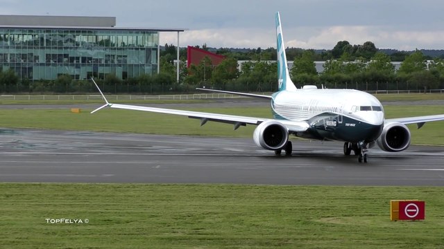 Décollage d'un avion Boeing à la verticale ! Impressionnant !