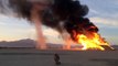 Des tornades de feu apparaissent pendant la destruction des installations du Burning Man Festival