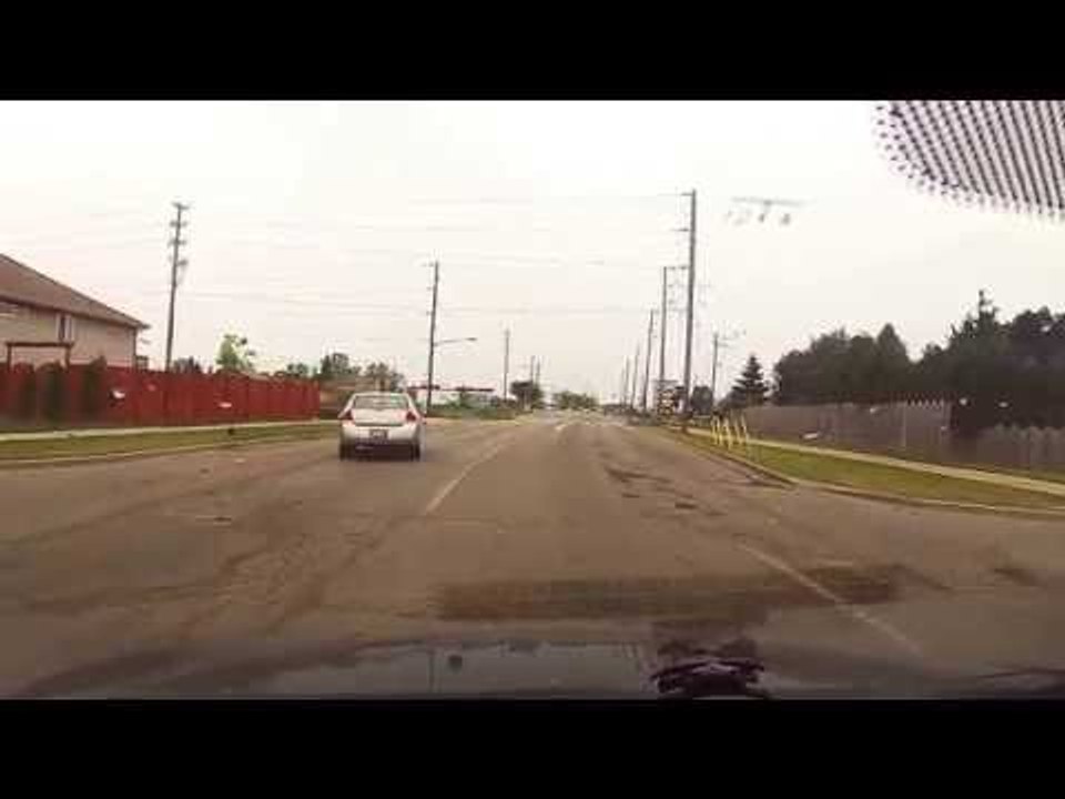 Dash Cam Shows Extremely Erratic Driving in Ontario